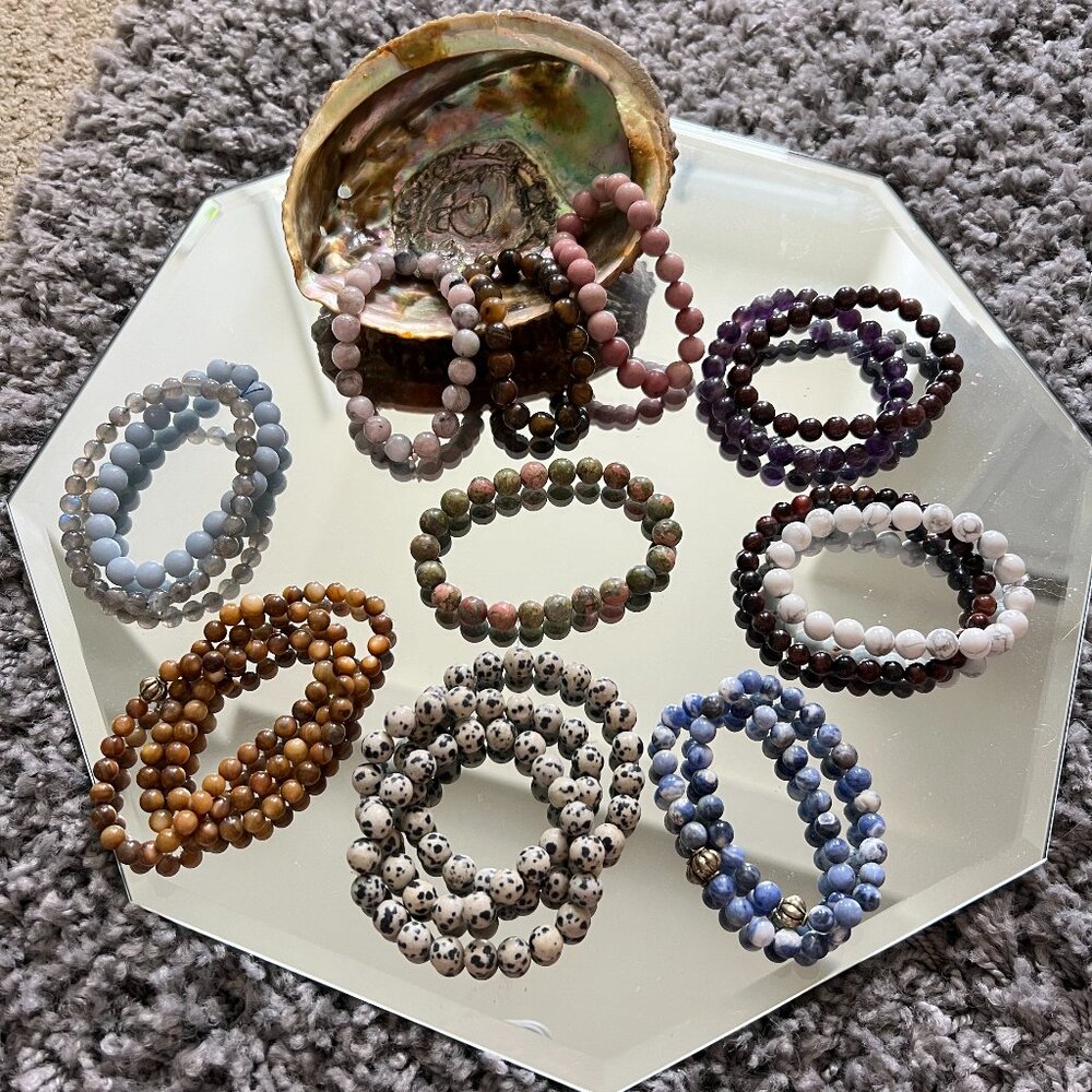 Bundle of 18 crystal stone bead bracelets